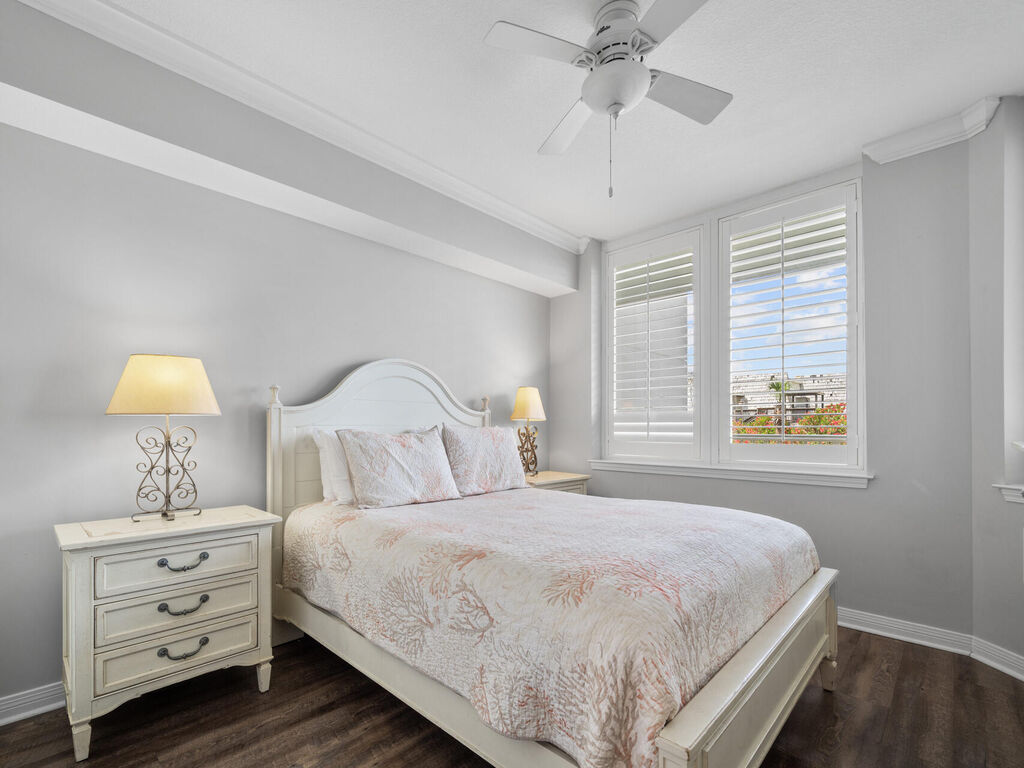 3 Condominium vacation rental located in Okaloosa Island 1