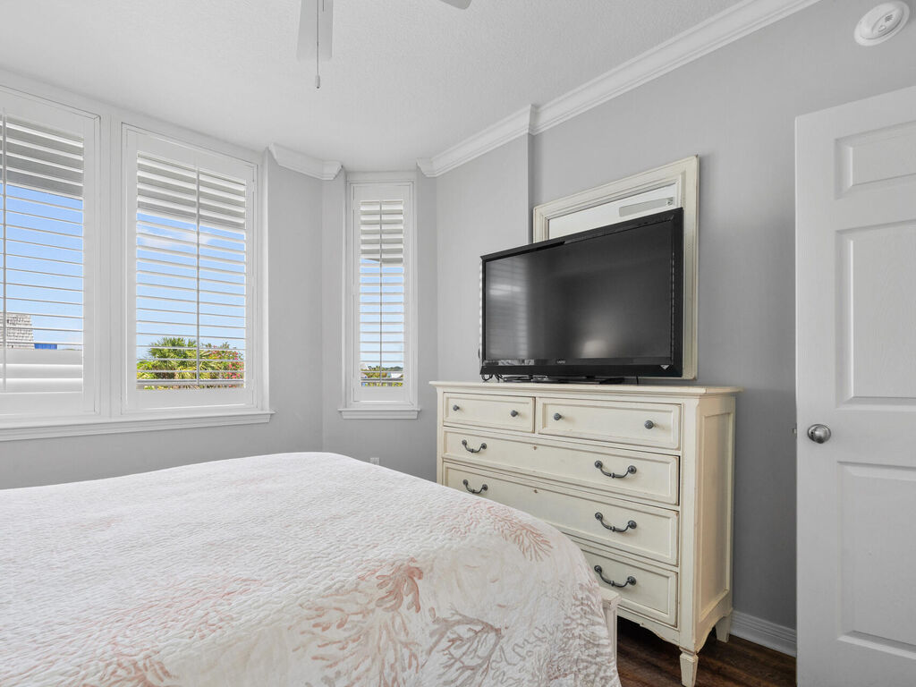 3 Condominium vacation rental located in Okaloosa Island 1