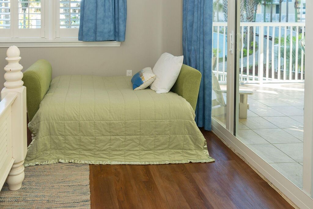 3 Condominium vacation rental located in Okaloosa Island 1
