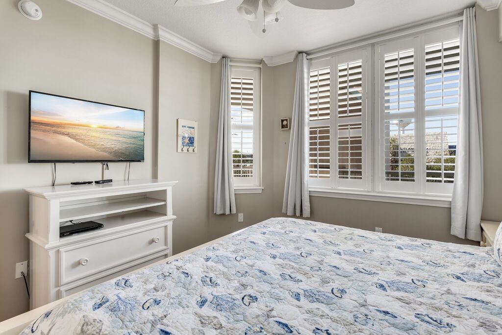 3 Condominium vacation rental located in Okaloosa Island 1
