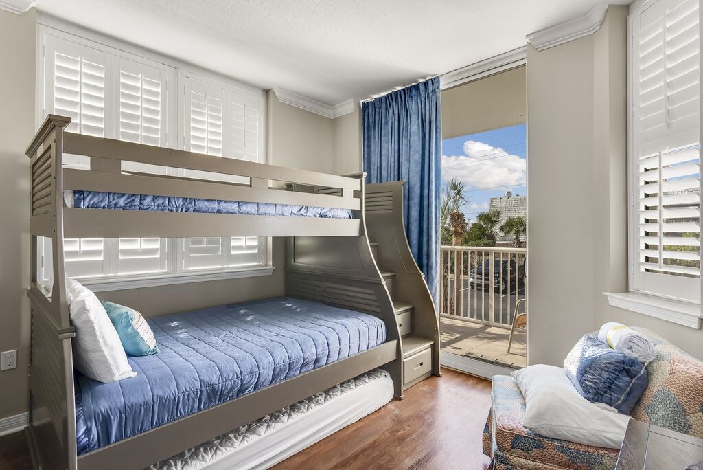 3 Condominium vacation rental located in Okaloosa Island 1