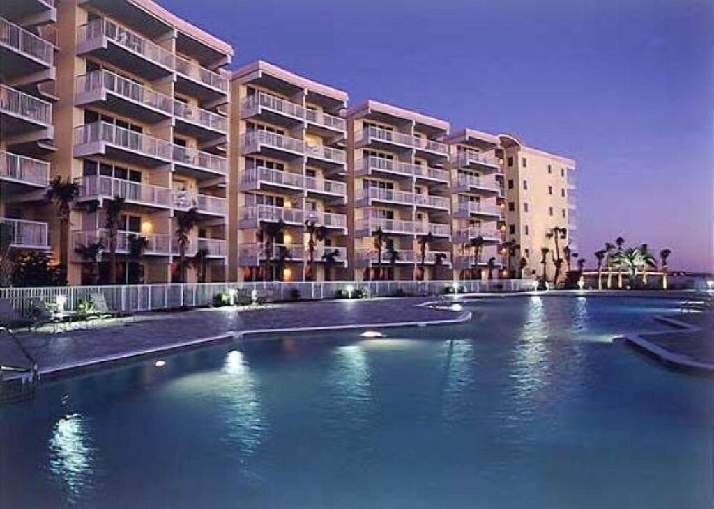 3 Condominium vacation rental located in Okaloosa Island 1