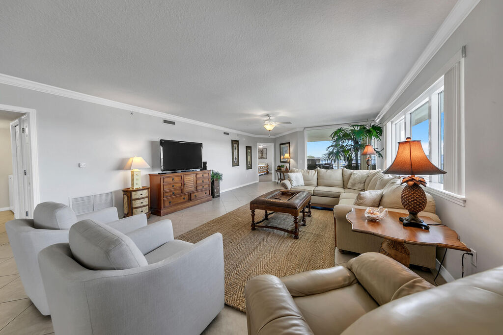 3 Condominium vacation rental located in Okaloosa Island 1