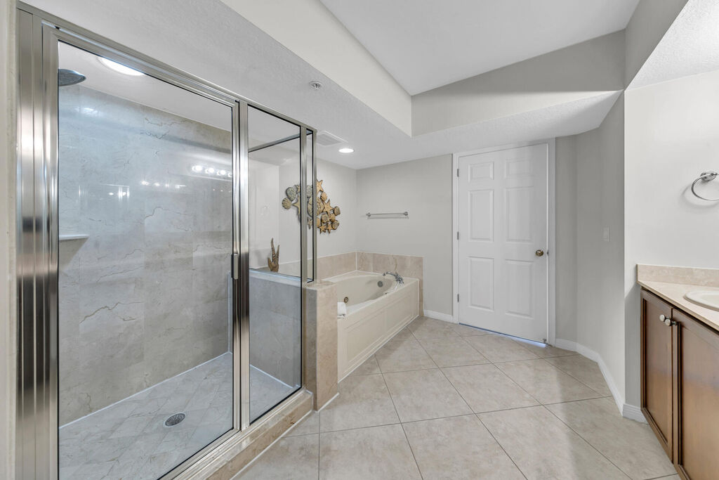 3 Condominium vacation rental located in Okaloosa Island 1