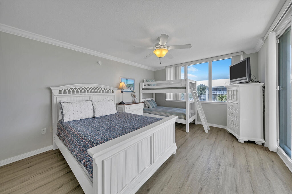 3 Condominium vacation rental located in Okaloosa Island 1