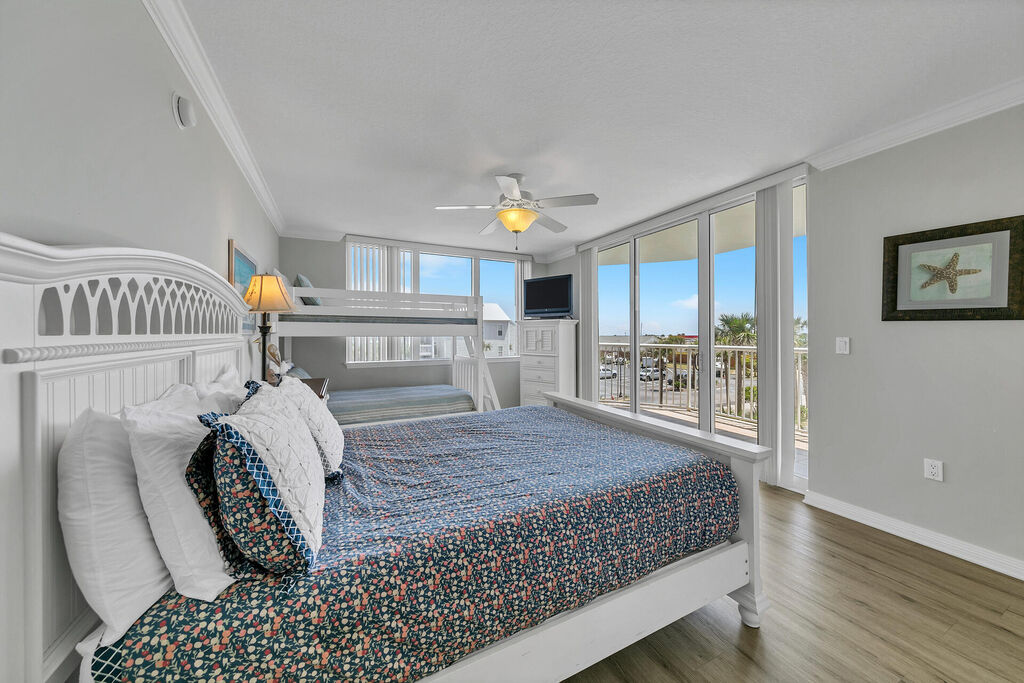 3 Condominium vacation rental located in Okaloosa Island 1
