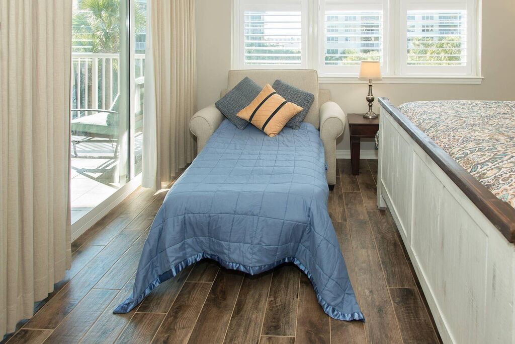 3 Condominium vacation rental located in Okaloosa Island 1
