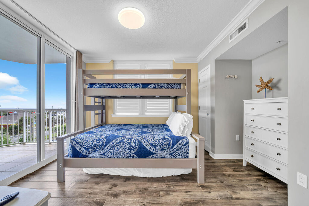 3 Condominium vacation rental located in Okaloosa Island 1