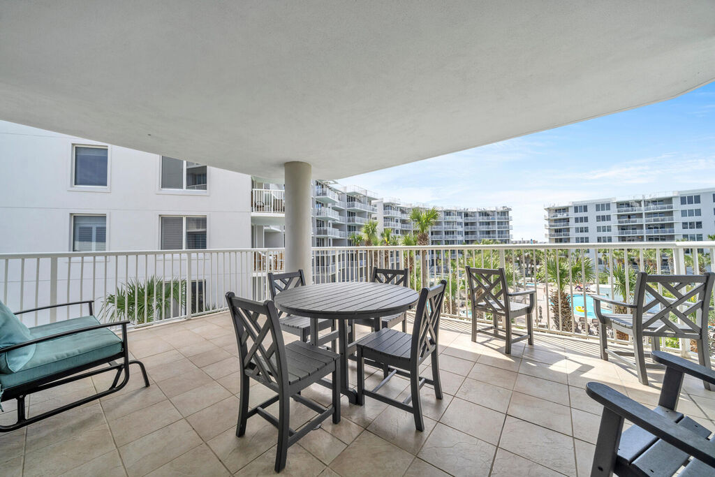 3 Condominium vacation rental located in Okaloosa Island 1
