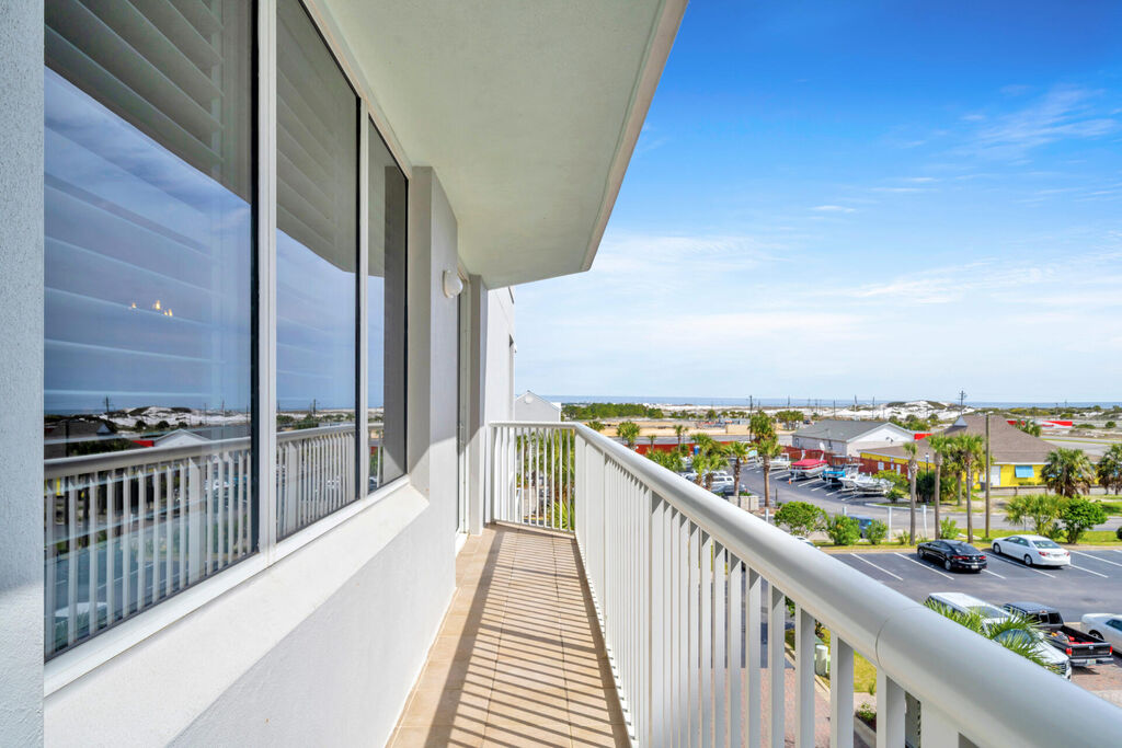 3 Condominium vacation rental located in Okaloosa Island 1