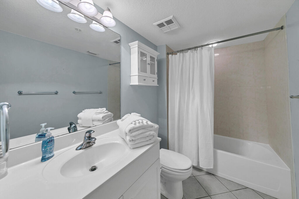 3 Condominium vacation rental located in Okaloosa Island 1