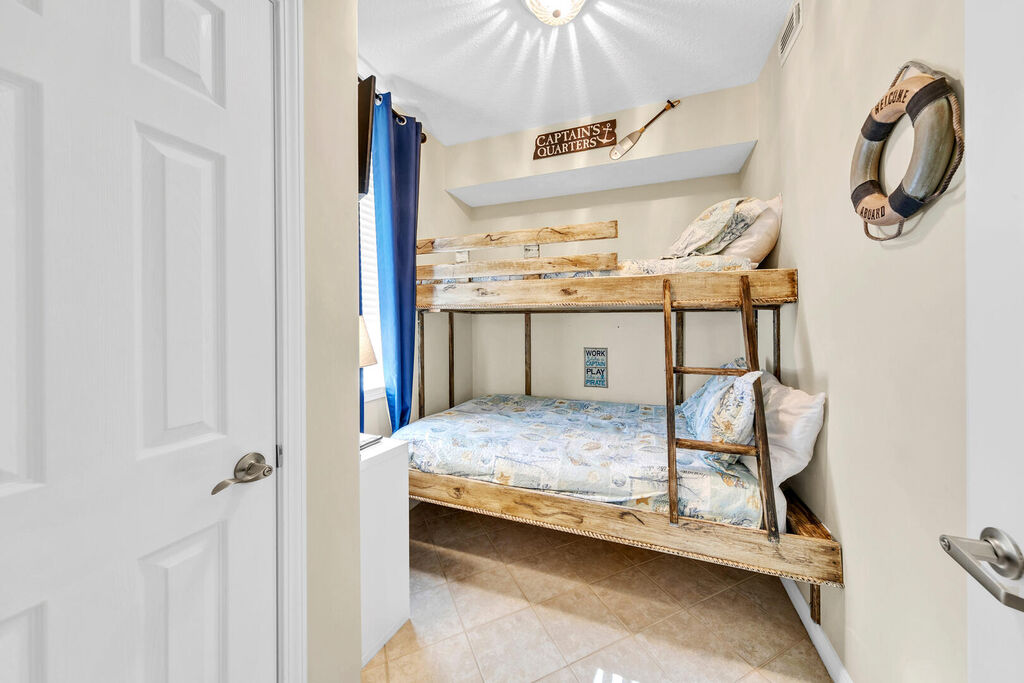 3 Condominium vacation rental located in Okaloosa Island 1