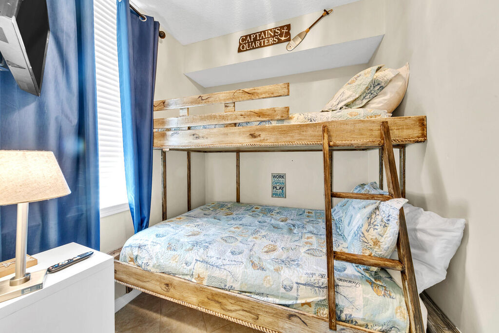 3 Condominium vacation rental located in Okaloosa Island 1