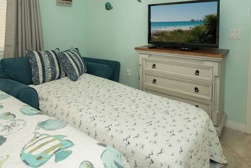 3 Condominium vacation rental located in Okaloosa Island 1