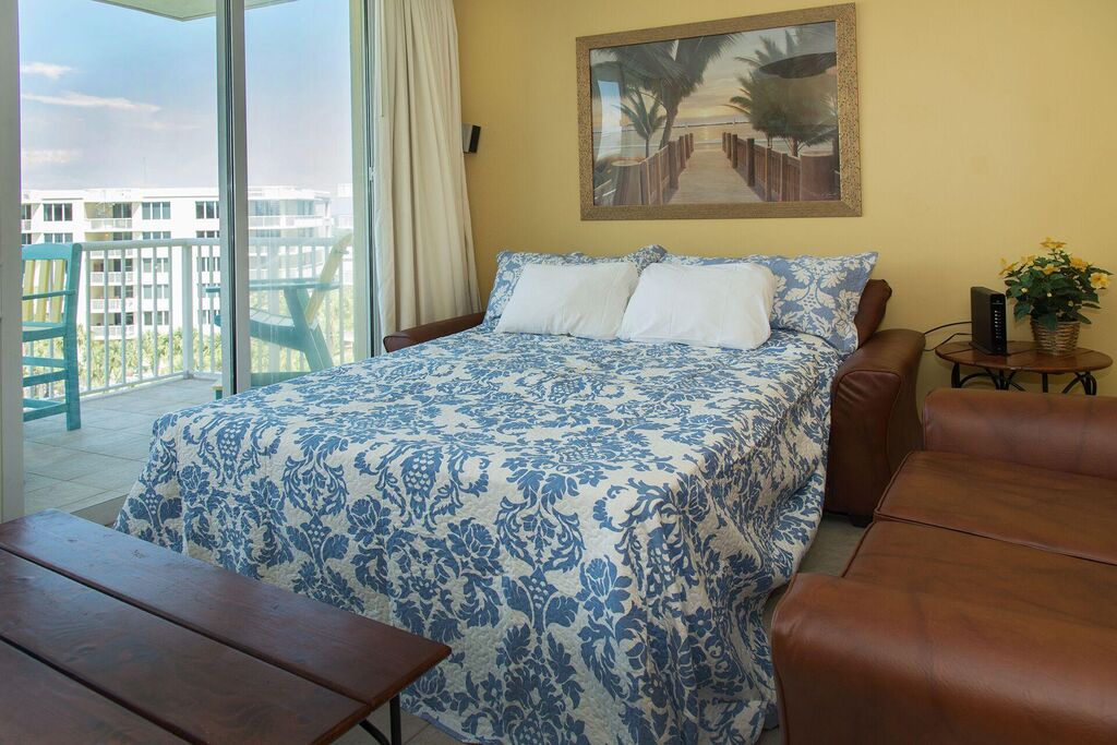 2 Condominium vacation rental located in Okaloosa Island 1