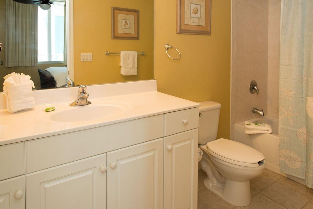2 Condominium vacation rental located in Okaloosa Island 1