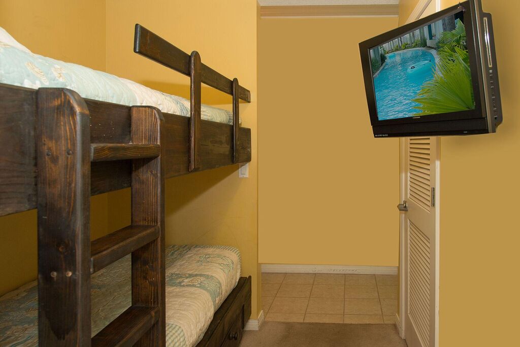 2 Condominium vacation rental located in Okaloosa Island 1