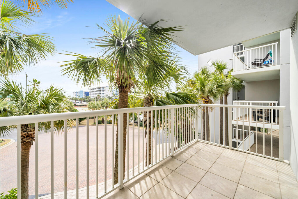 2 Condominium vacation rental located in Okaloosa Island 1