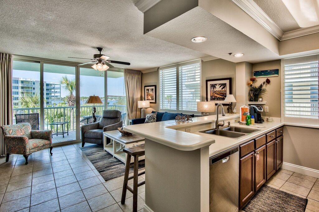 2 Condominium vacation rental located in Okaloosa Island 1