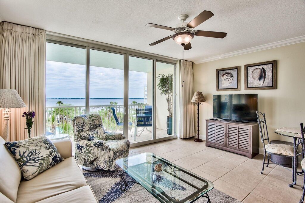 2 Condominium vacation rental located in Okaloosa Island 1