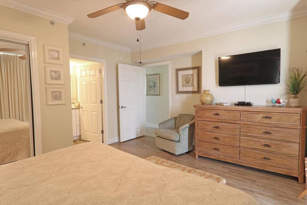 2 Condominium vacation rental located in Okaloosa Island 1