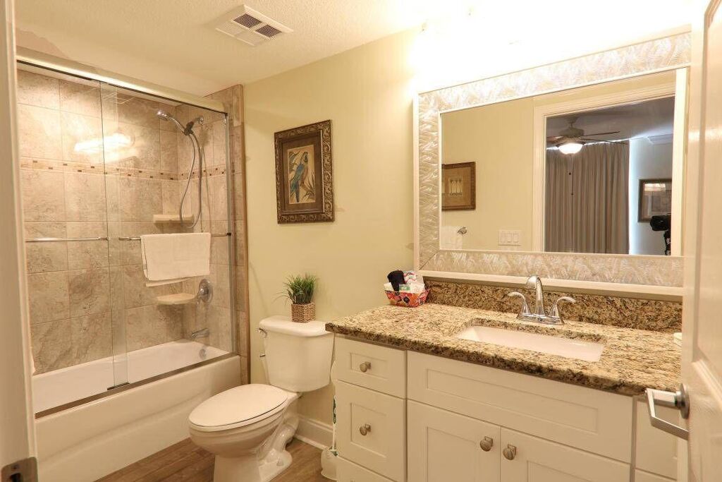 2 Condominium vacation rental located in Okaloosa Island 1