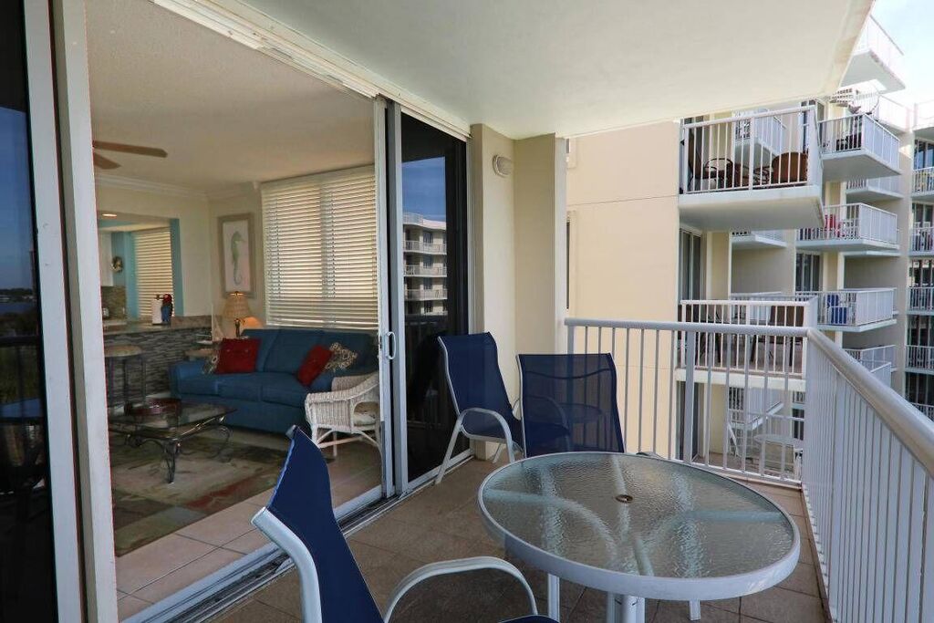 2 Condominium vacation rental located in Okaloosa Island 1