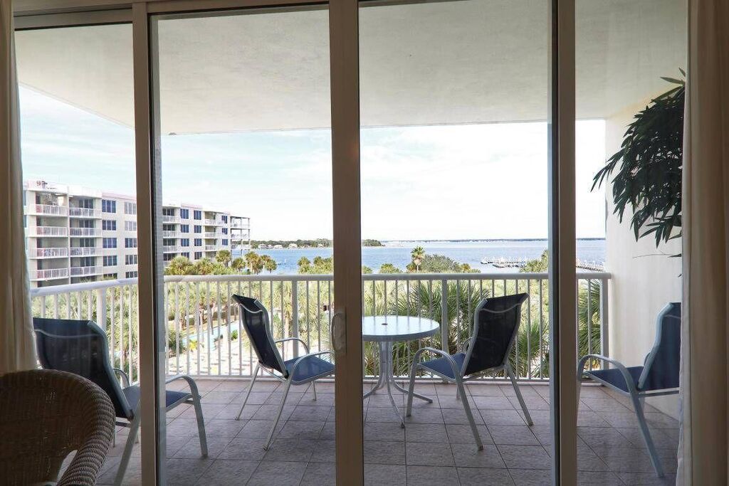 2 Condominium vacation rental located in Okaloosa Island 1
