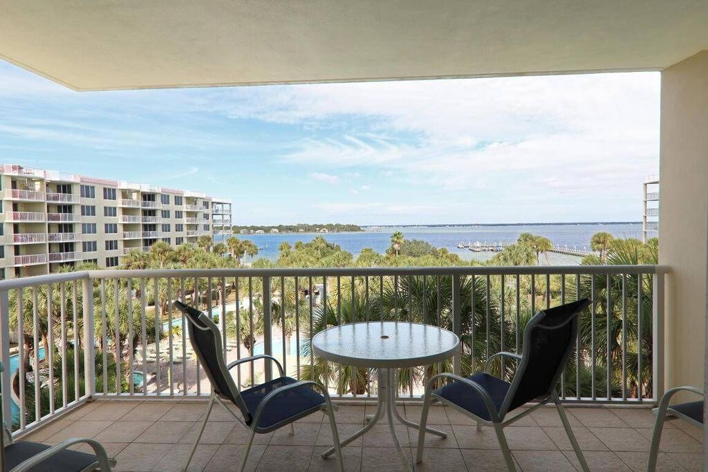 2 Condominium vacation rental located in Okaloosa Island 1