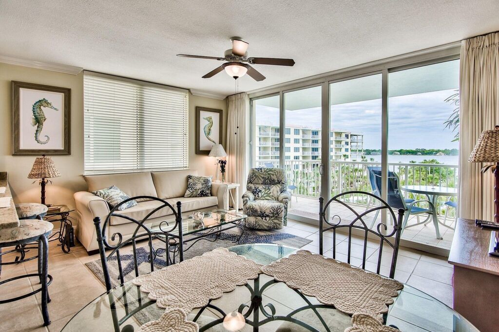 2 Condominium vacation rental located in Okaloosa Island 1