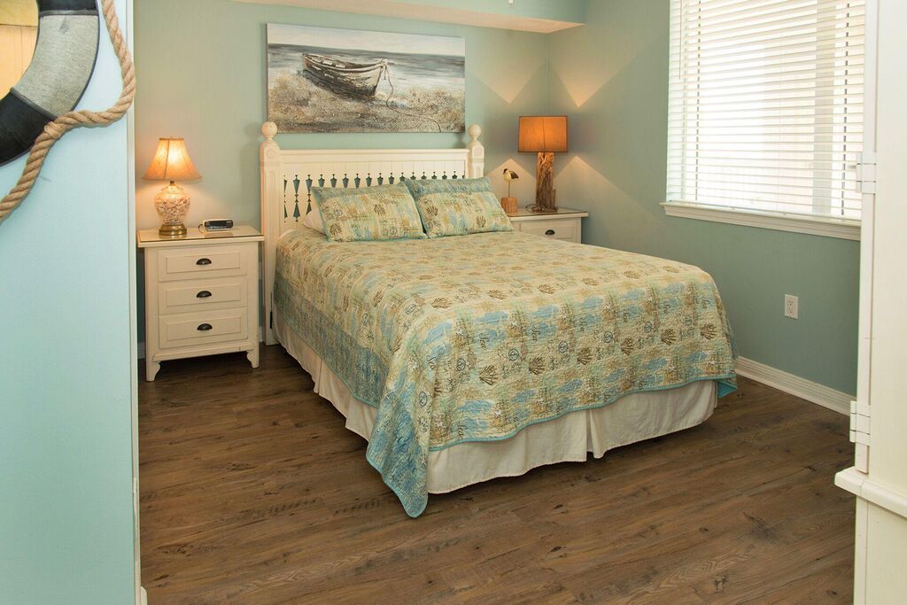 3 Condominium vacation rental located in Okaloosa Island 1