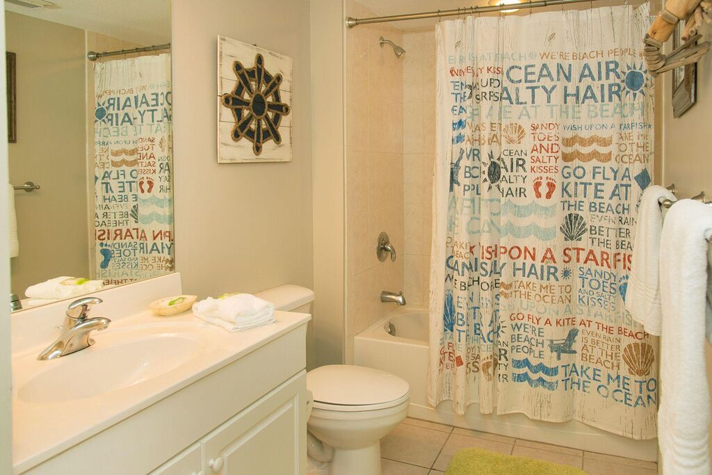 3 Condominium vacation rental located in Okaloosa Island 1