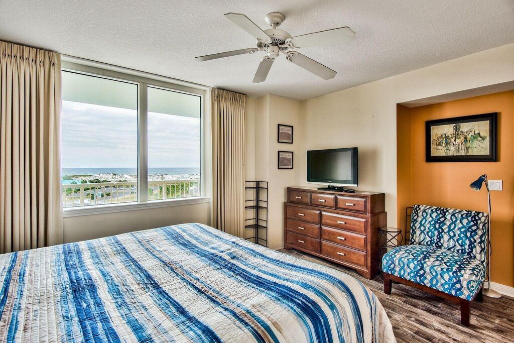 2 Condominium vacation rental located in Okaloosa Island 1