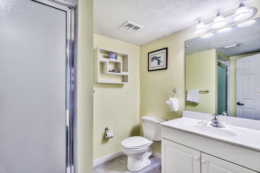2 Condominium vacation rental located in Okaloosa Island 1