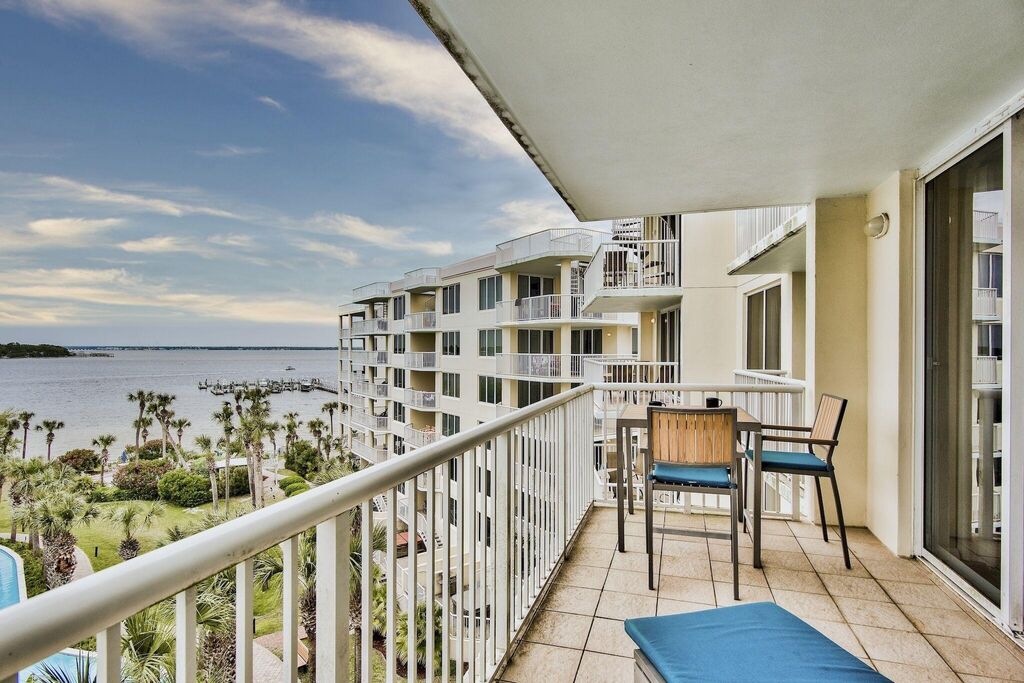 2 Condominium vacation rental located in Okaloosa Island 1