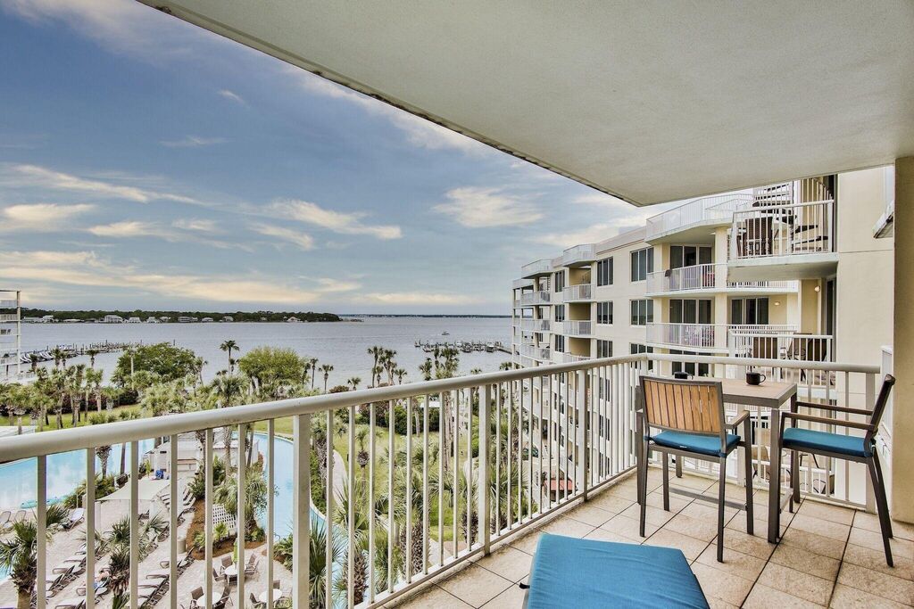 2 Condominium vacation rental located in Okaloosa Island 1