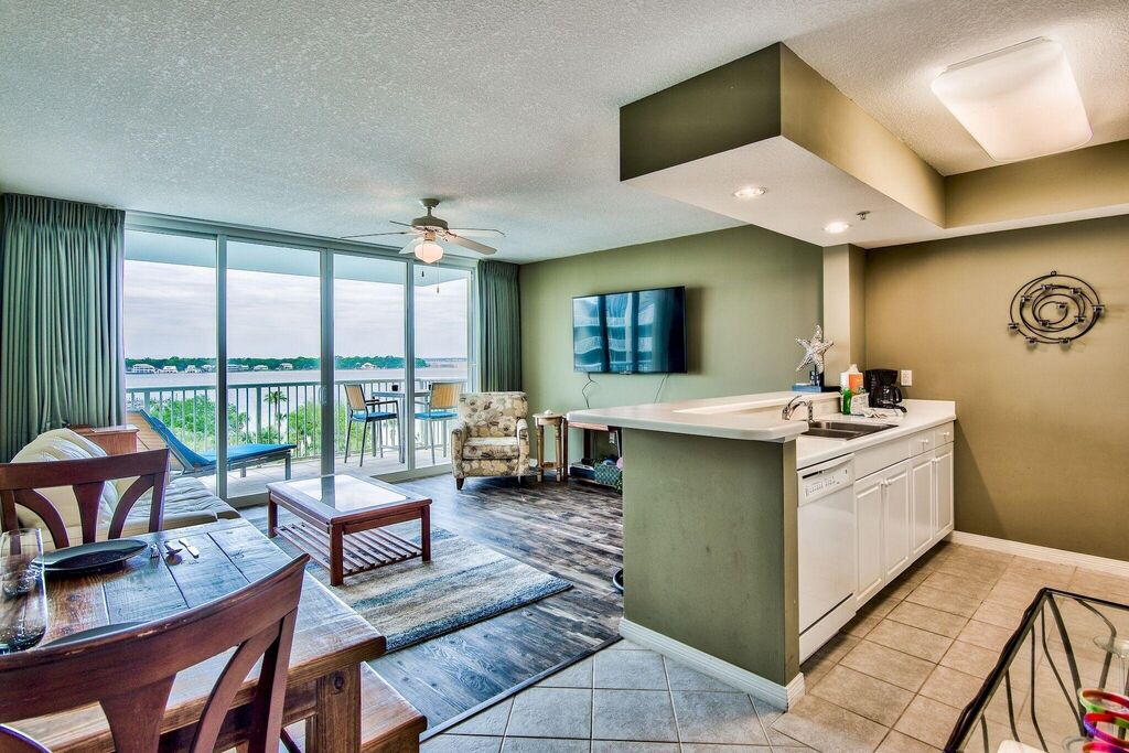 2 Condominium vacation rental located in Okaloosa Island 1