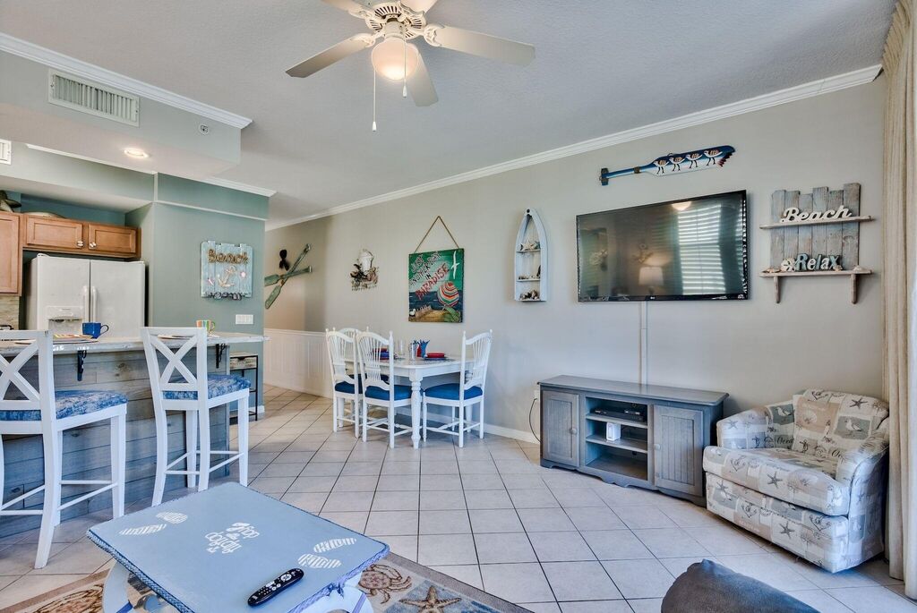 2 Condominium vacation rental located in Okaloosa Island 1
