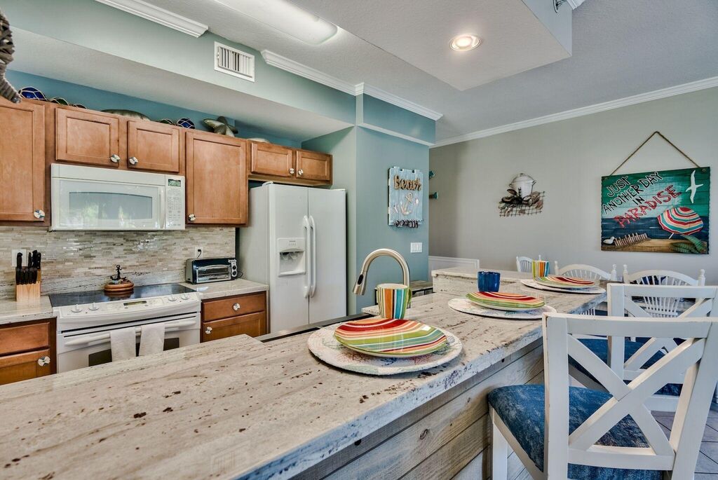 2 Condominium vacation rental located in Okaloosa Island 1