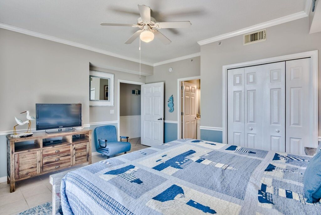 2 Condominium vacation rental located in Okaloosa Island 1
