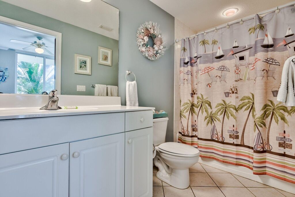 2 Condominium vacation rental located in Okaloosa Island 1