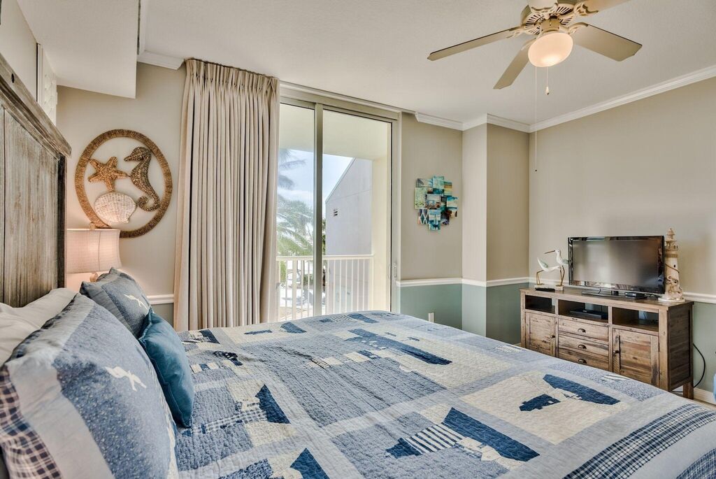 2 Condominium vacation rental located in Okaloosa Island 1