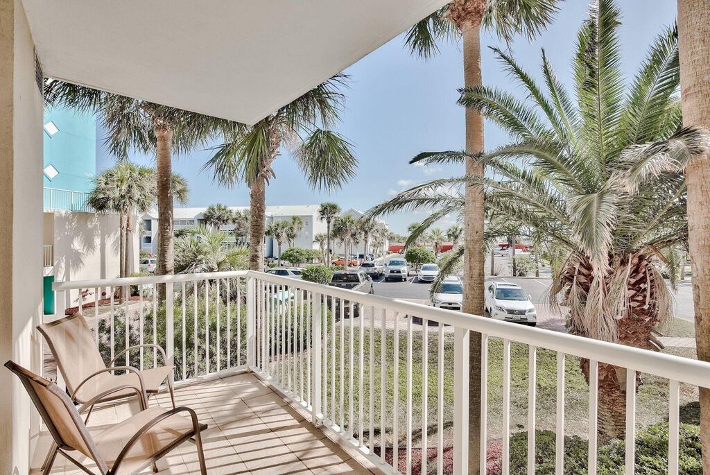 2 Condominium vacation rental located in Okaloosa Island 1