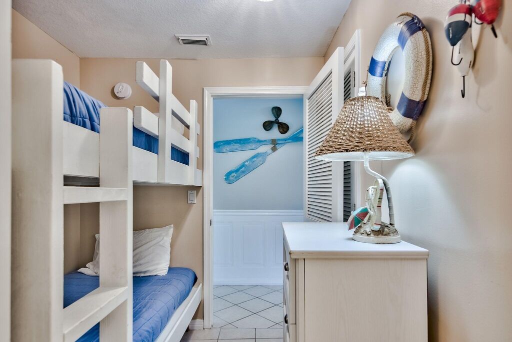 2 Condominium vacation rental located in Okaloosa Island 1