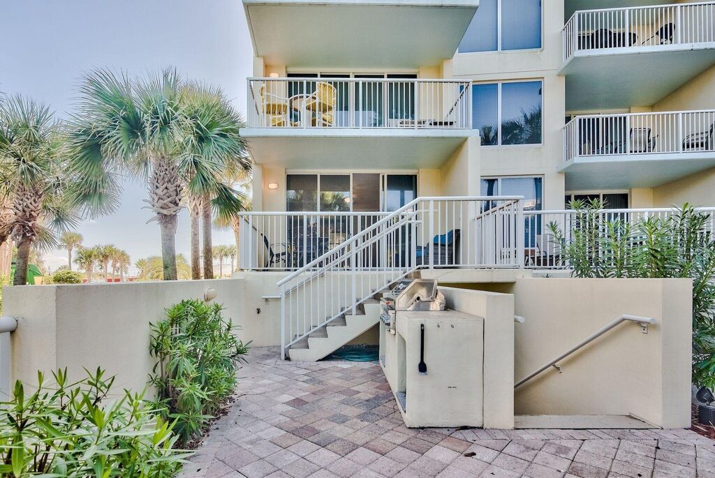 2 Condominium vacation rental located in Okaloosa Island 1