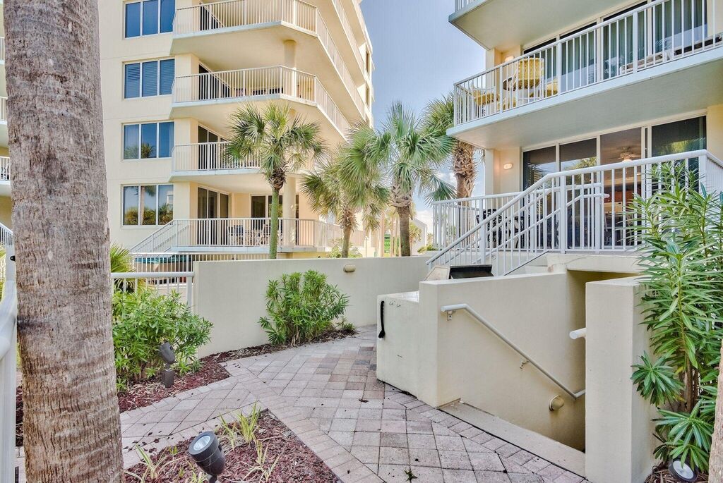 2 Condominium vacation rental located in Okaloosa Island 1
