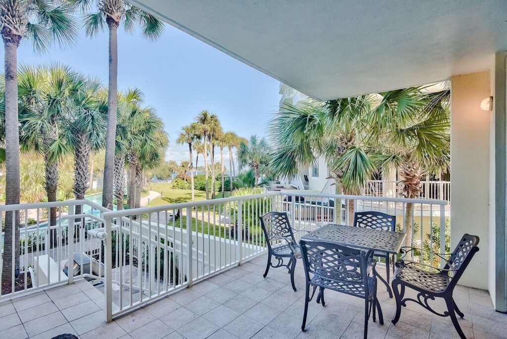 2 Condominium vacation rental located in Okaloosa Island 1