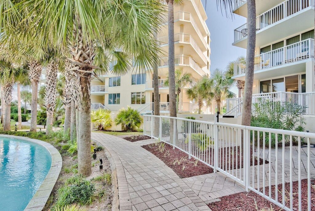 2 Condominium vacation rental located in Okaloosa Island 1