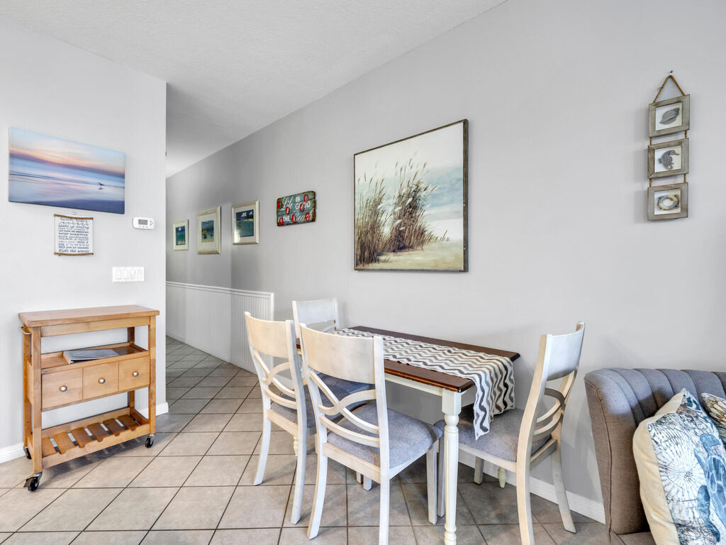 2 Condominium vacation rental located in Okaloosa Island 1