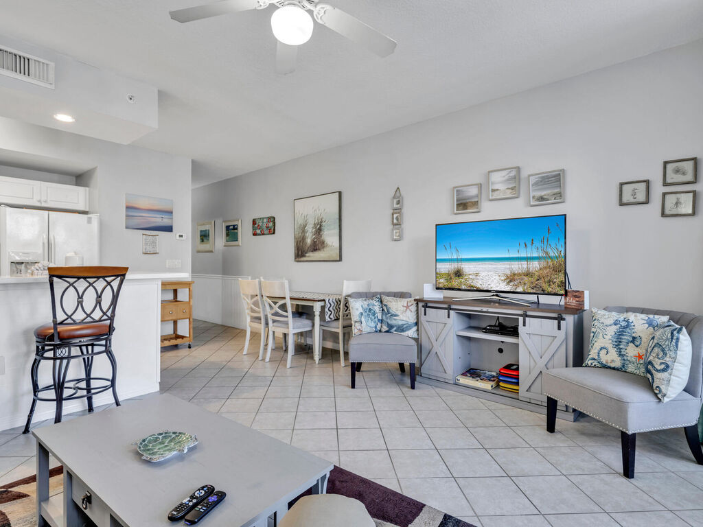 2 Condominium vacation rental located in Okaloosa Island 1